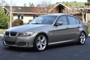 Does 2009 bmw 335i have bluetooth